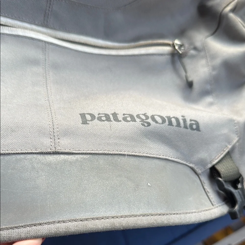 Patagonia Gray Messenger Bag with Sleek Design